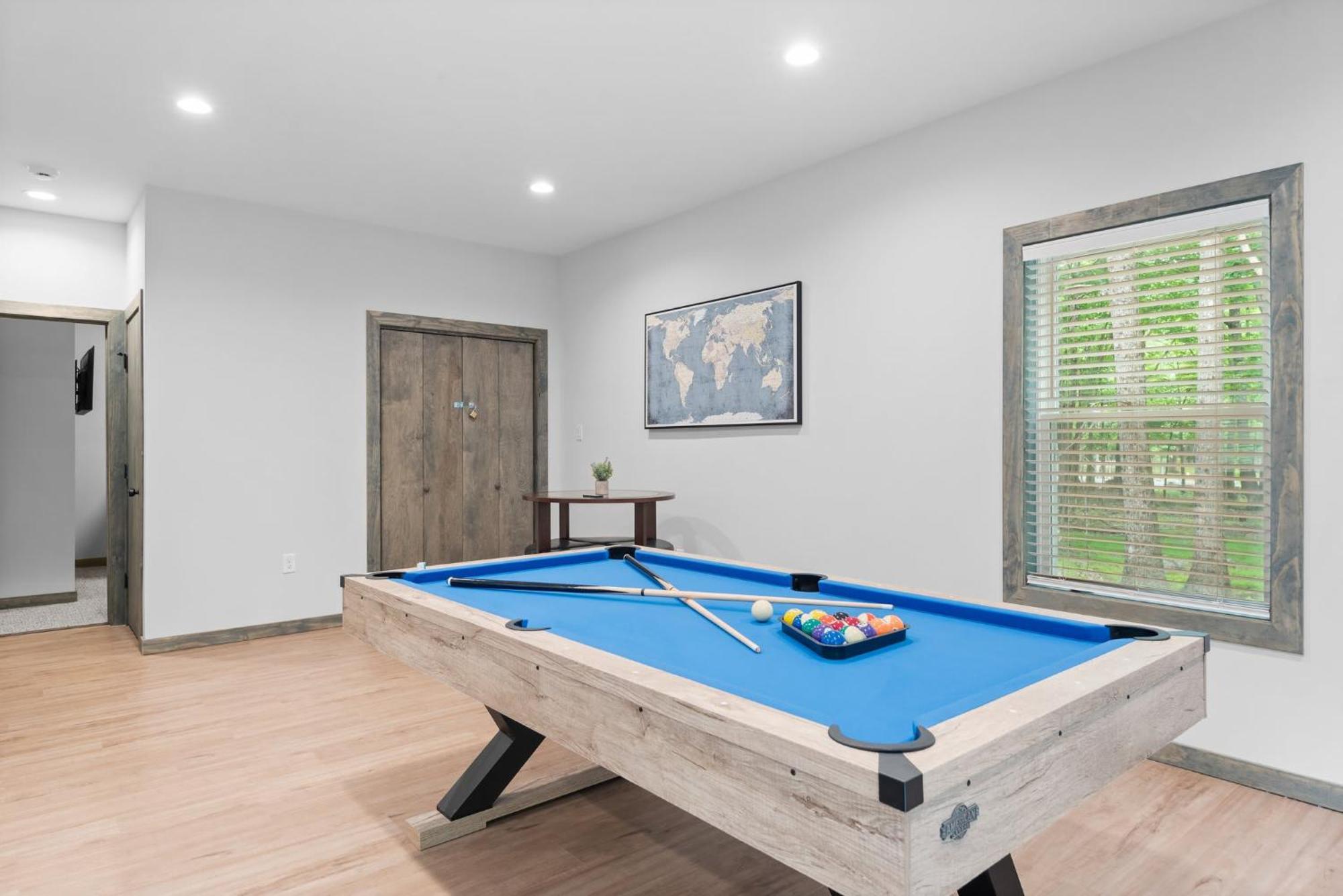 Twin 6 Bds Hot Tub Game Area And Chalet *
