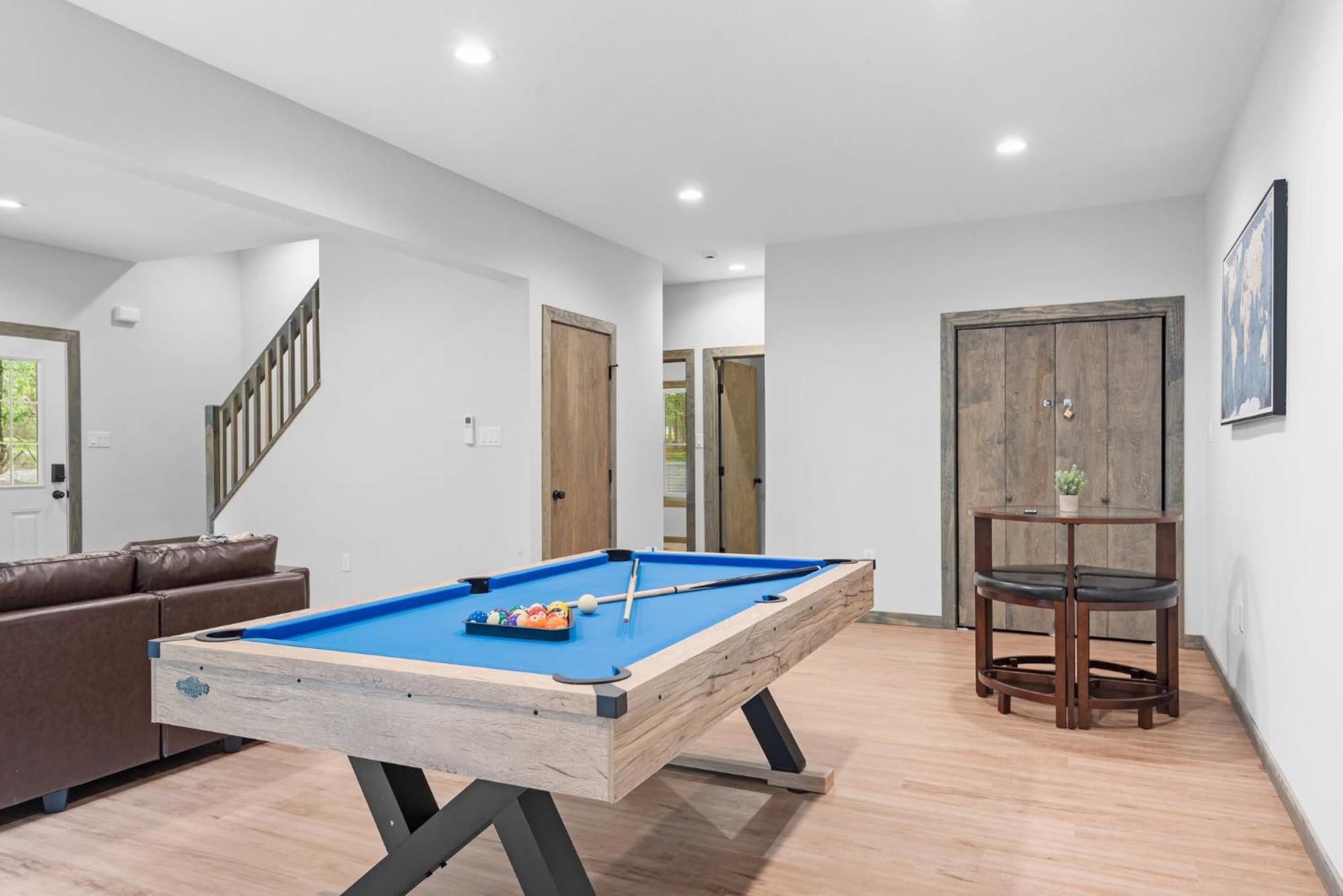 Twin 6 Bds Hot Tub Game Area And Chalet Albrightsville